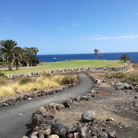 Amarilla Golf *