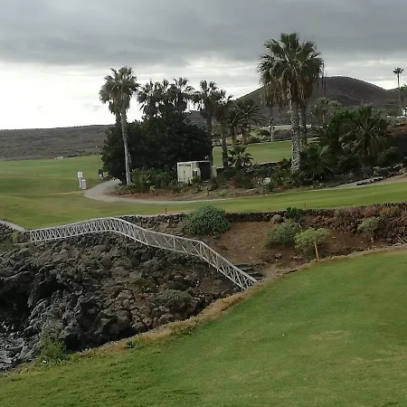 Amarilla Golf *